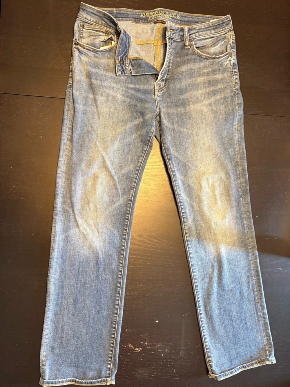 American Eagle Outfitters Men's Faded Light Blue Straight Jeans